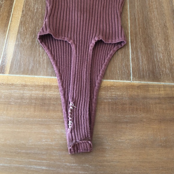 Mocha stretchy ribbed knit thong bodysuit - Picture 5 of 11